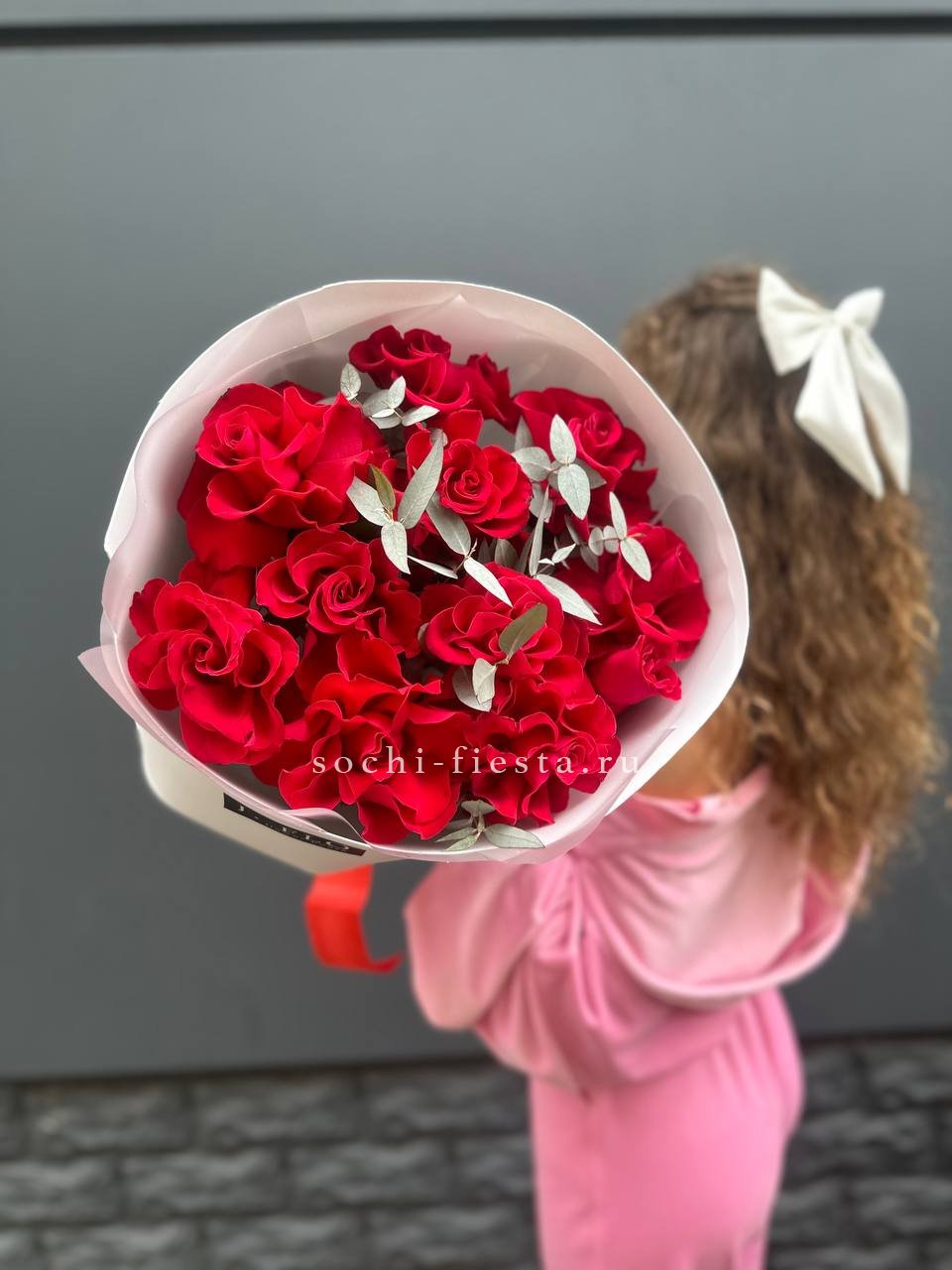 Красные французские розы — доставка цветов Санкт-Петербурге