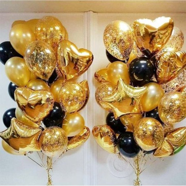 Фонтан шаров "Чёрное золото" в Санкт-Петербурге