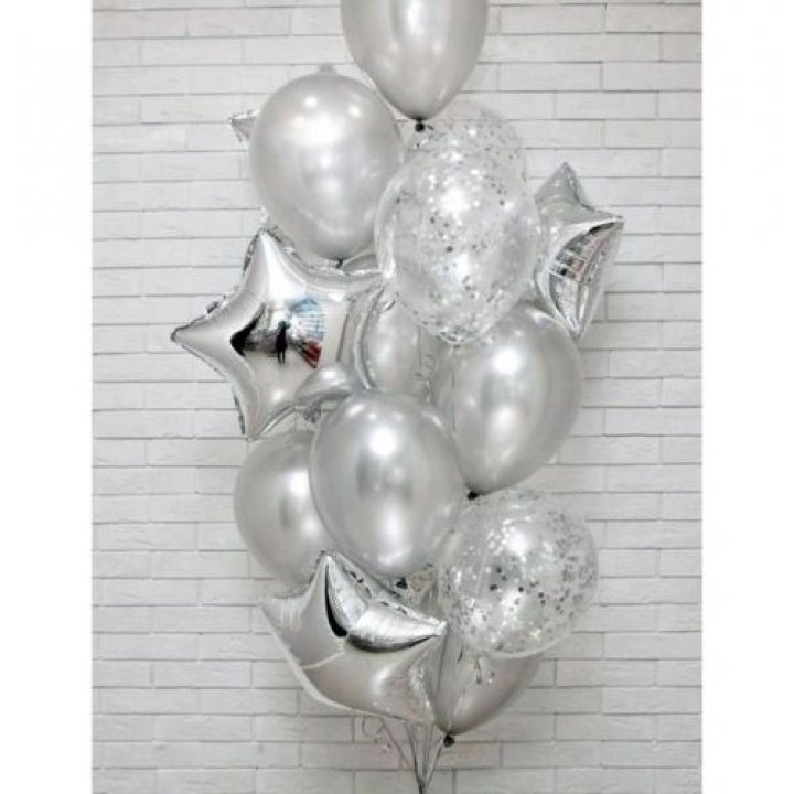 Фонтан шаров "Сильвер мун" в Санкт-Петербурге