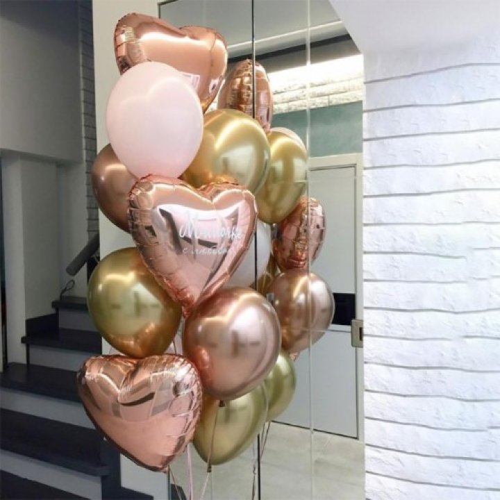 Фонтан шаров "От сердечка" с доставкой в Санкт-Петербурге