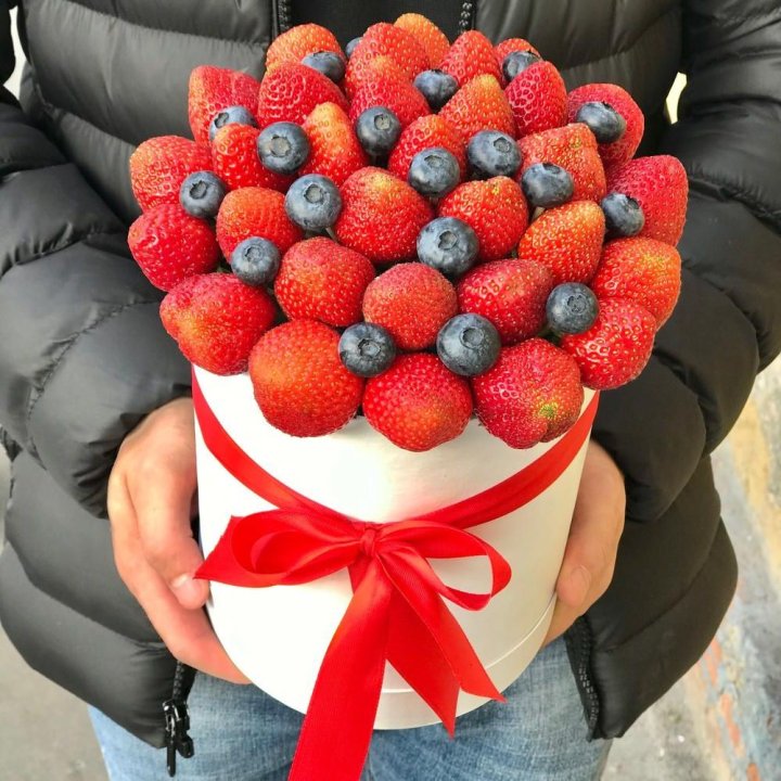 Клубничный бокс №3 в Санкт-Петербурге