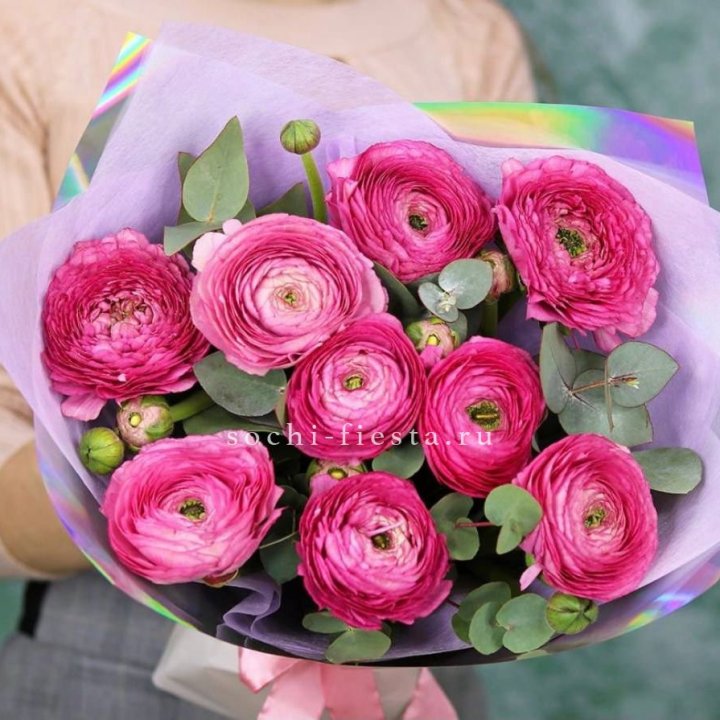 Ранункулюсы с эвкалиптом №2 в Санкт-Петербурге