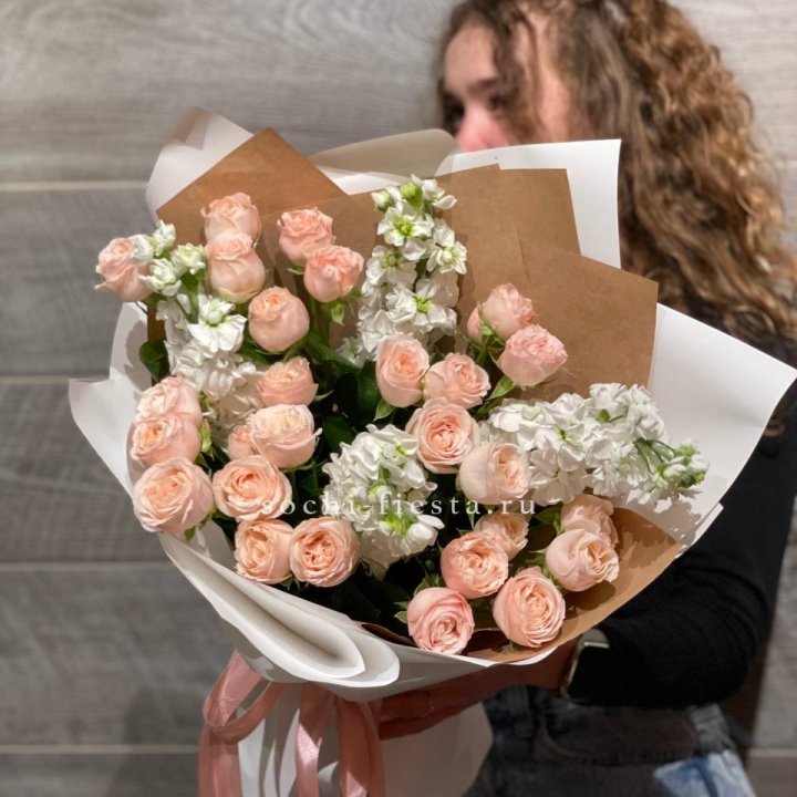 Букет бомбасти и маттиола в Санкт-Петербурге