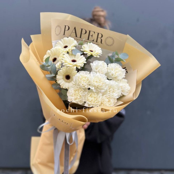  Букет с диантусами и герберами в Санкт-Петербурге