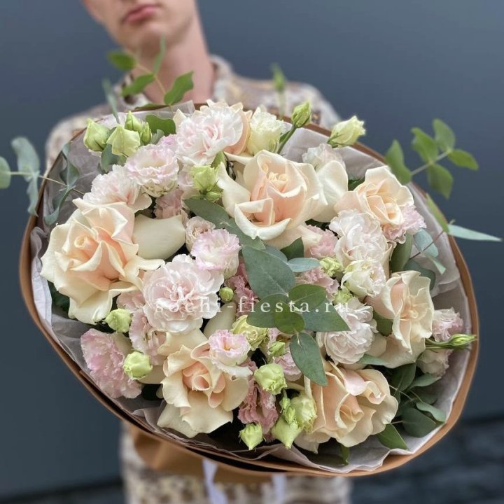  Букет кремовых роз "Мокко" в Санкт-Петербурге