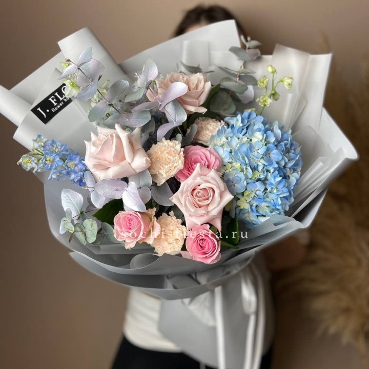 Букет с гортензией № 4 в Санкт-Петербурге