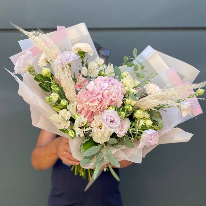 Гортензия "Пинк флоид" в Санкт-Петербурге