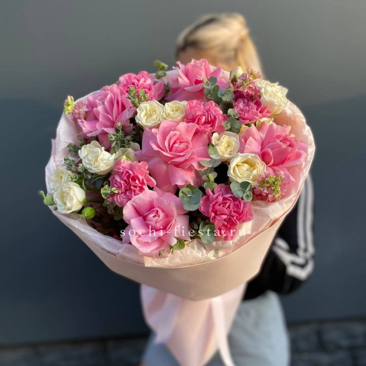  Букет "Малина" с доставкой в Санкт-Петербурге