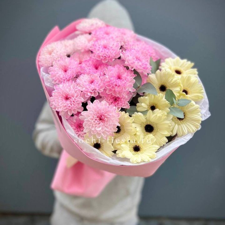 Дуо хризантем и гербер в Санкт-Петербурге