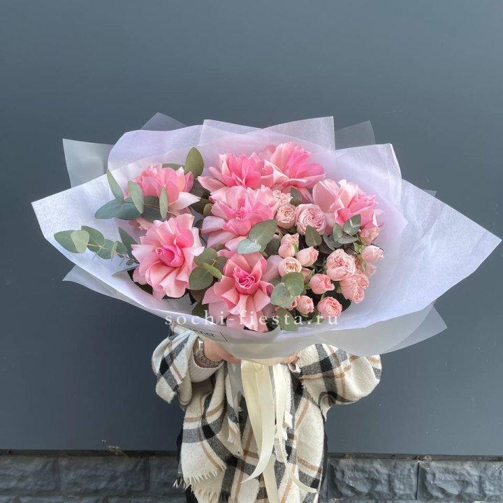 Букет французских и пионовидных роз  в Санкт-Петербурге