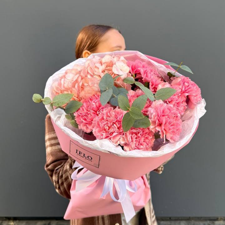 Дуо диантусы и гортензия в Санкт-Петербурге