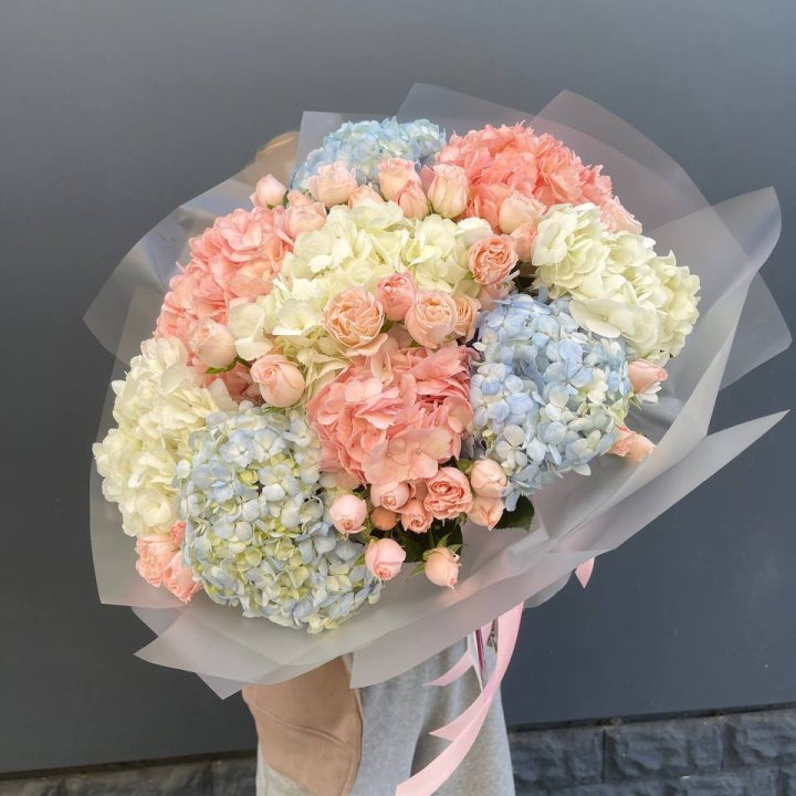 Дуо гортензии и бомбастик в Санкт-Петербурге