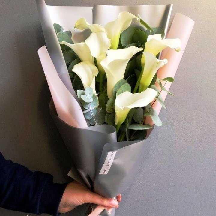 Каллы с эвкалиптом в Санкт-Петербурге