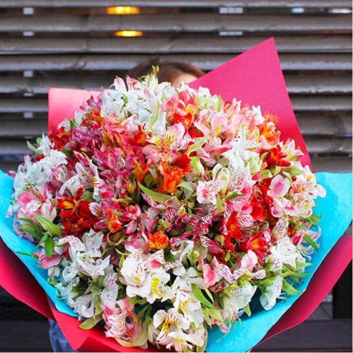 101 альстромерия в Санкт-Петербурге