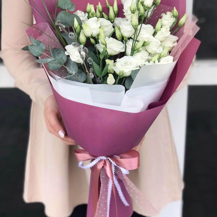 Эустомы с эвкалиптом в Санкт-Петербурге