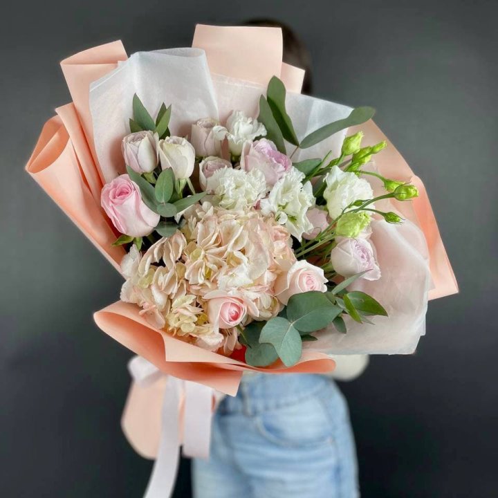 Букет с гортензией "Клодс" в Санкт-Петербурге