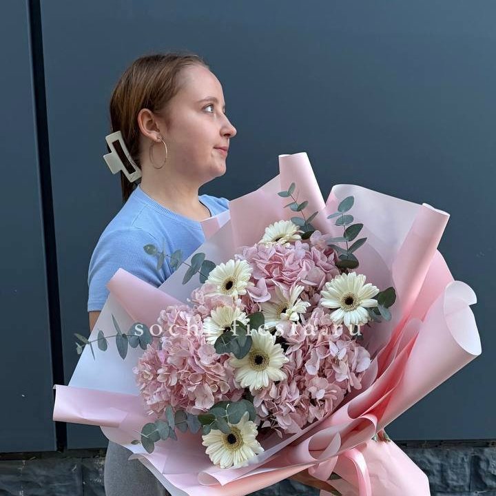 Букет "Знак любви" в Санкт-Петербурге