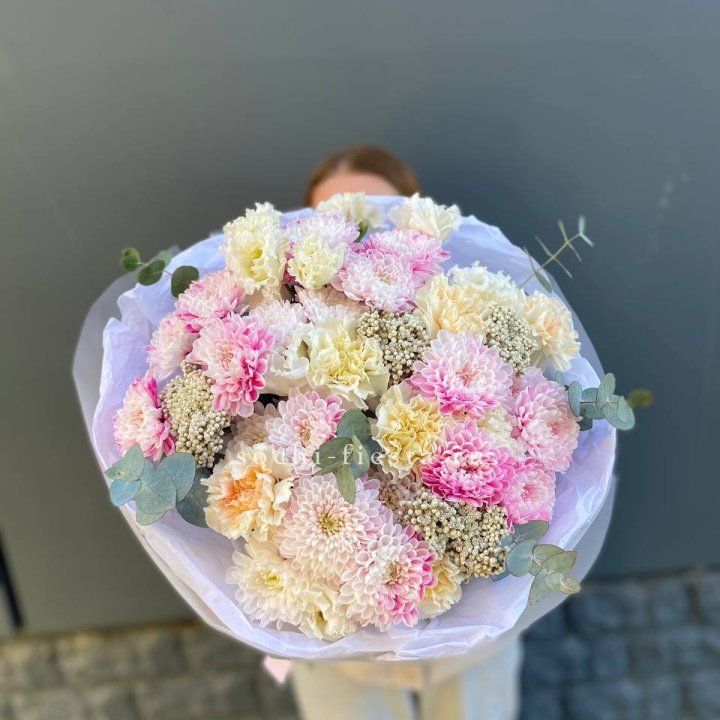 Букет из стойких цветов  в Санкт-Петербурге