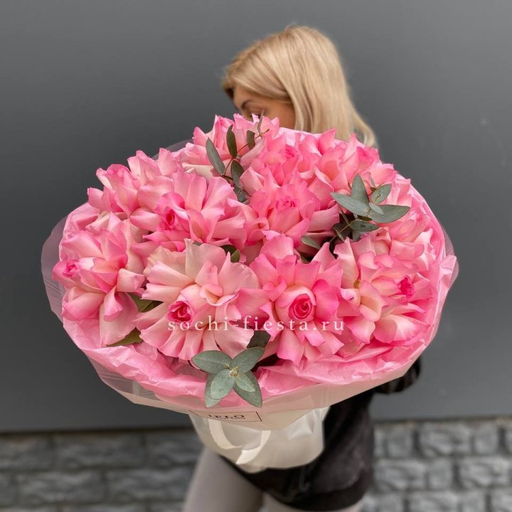 11 французских роз с доставкой в Санкт-Петербурге