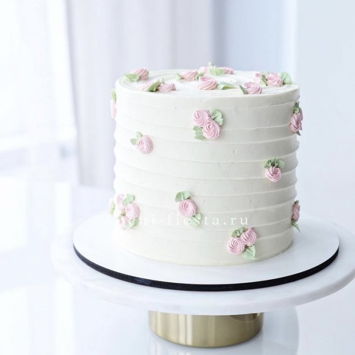 Торт "Розы в снегу" в Санкт-Петербурге
