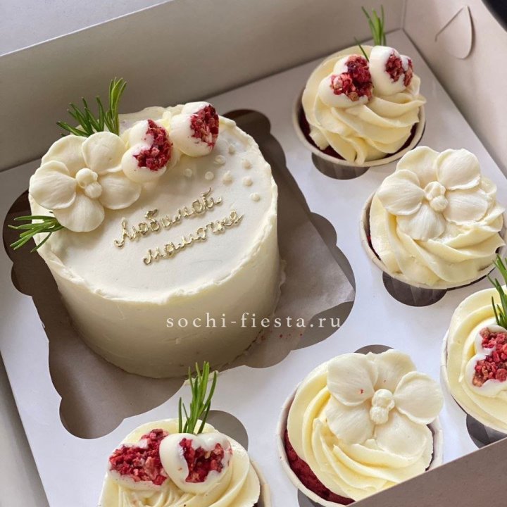 Капкейки и бенто-торт "Мамочке" в Санкт-Петербурге