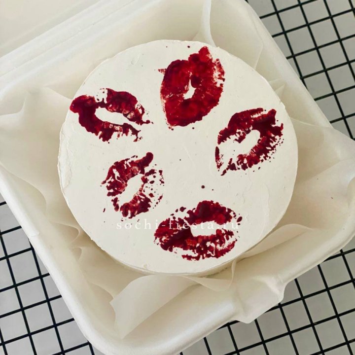 Бенто-торт "Поцелуй" в Санкт-Петербурге