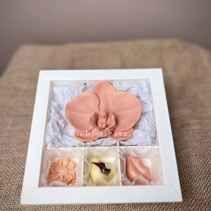 Конфеты из шоколада с Орхидеей в Санкт-Петербурге