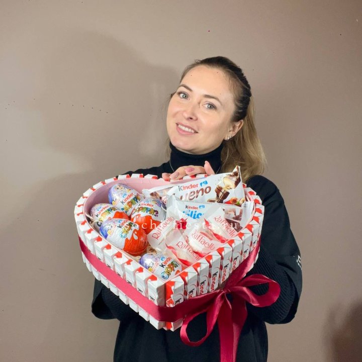 Подарочный набор сердце с Киндерами в Санкт-Петербурге