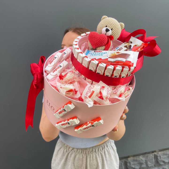 Бокс киндерами и раффаэлло 2 в Санкт-Петербурге