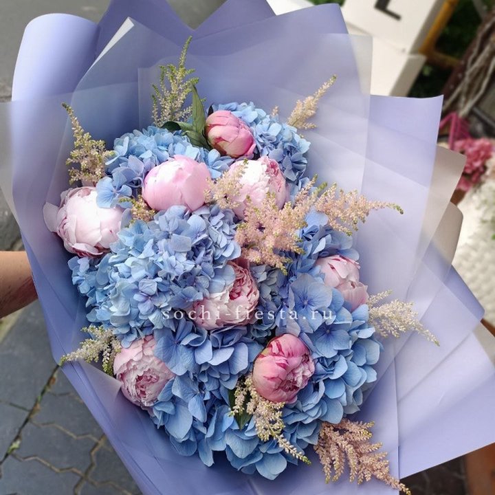 Дизайнерский букет с гортензией №3 в Санкт-Петербурге