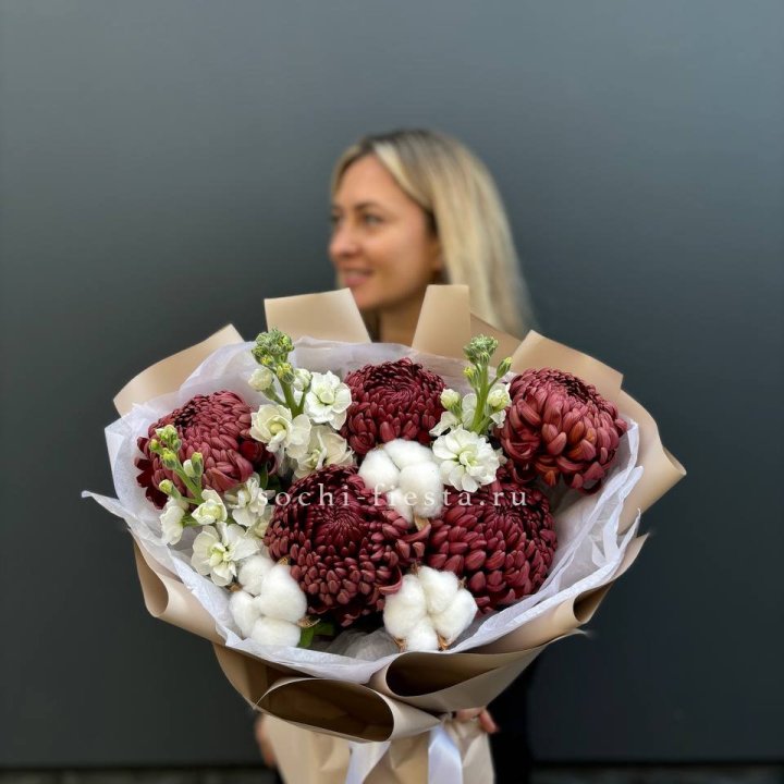 Хризантемы с маттиолой в Санкт-Петербурге