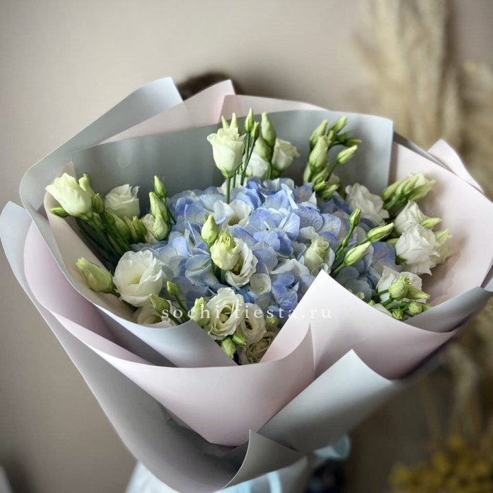 Букет с гортензией "Адель" в Санкт-Петербурге