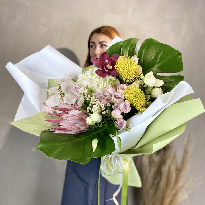 Дизайнерский букет экзотики в Санкт-Петербурге