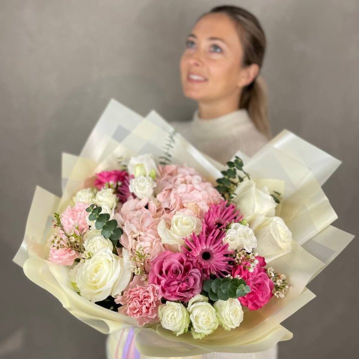 Дизайнерский букет "Мелоди" в Санкт-Петербурге