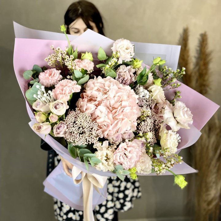 Дизайнерский букет "Трели кримс" в Санкт-Петербурге