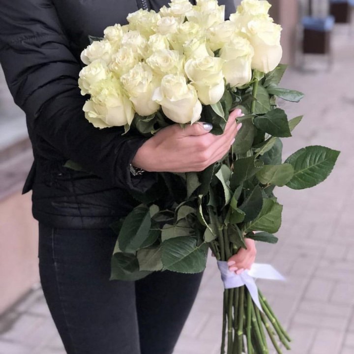 Голландские розы белые в Санкт-Петербурге