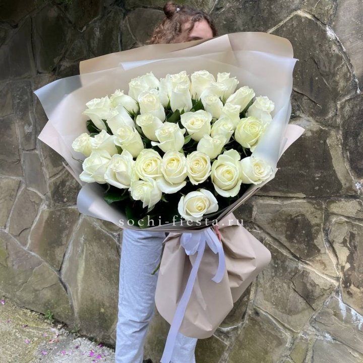 35 голландских роз в Санкт-Петербурге