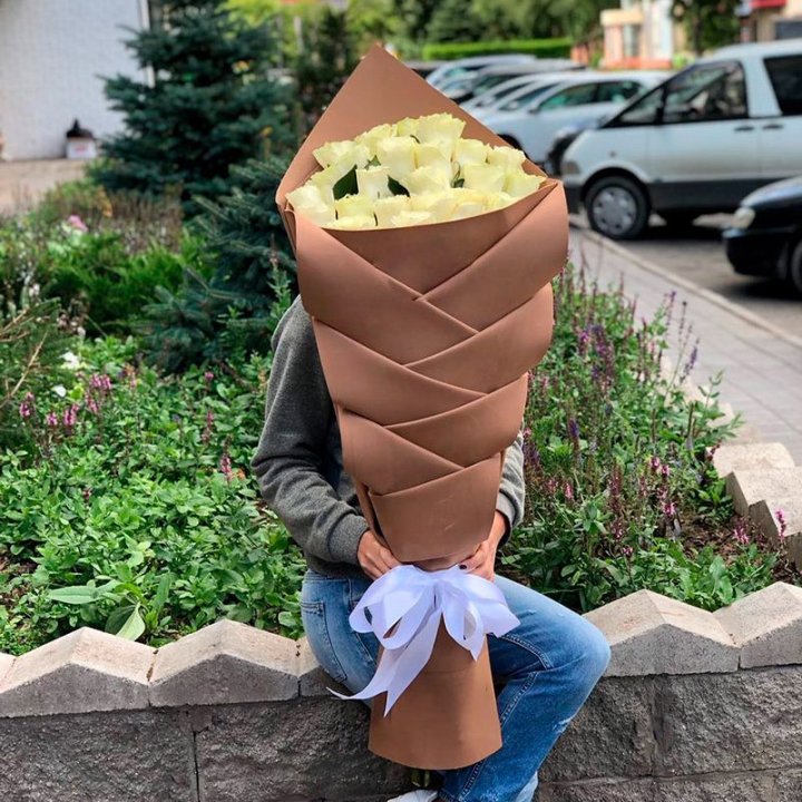 Голландские розы белые "Рыбка" в Санкт-Петербурге