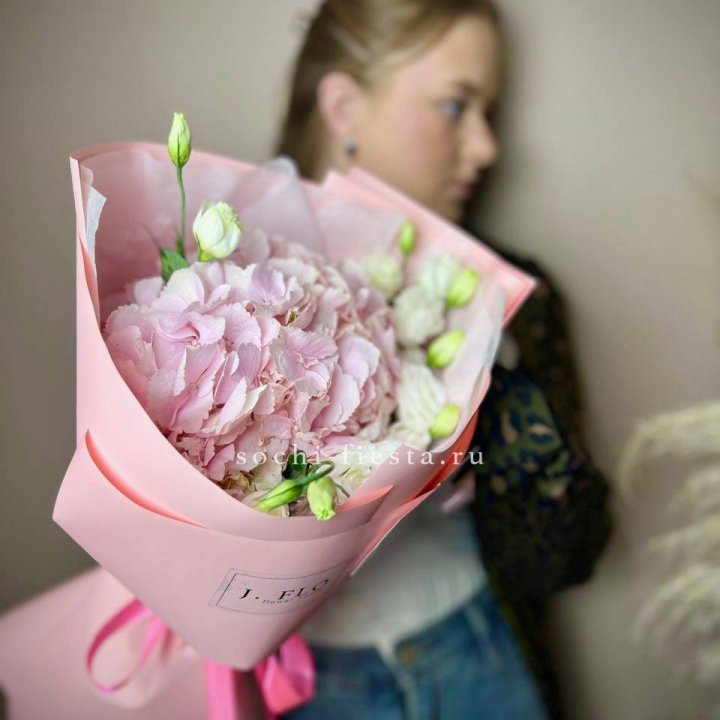 Букет с гортензией №2 в Санкт-Петербурге