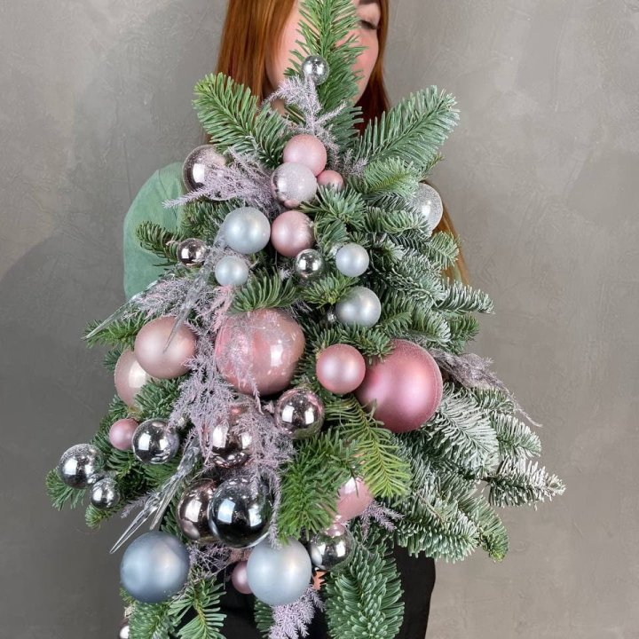 Новогодняя елочка "Розе голд" в Санкт-Петербурге