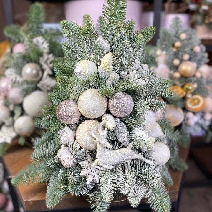 Ёлочка "Хепи крисмас" в Санкт-Петербурге