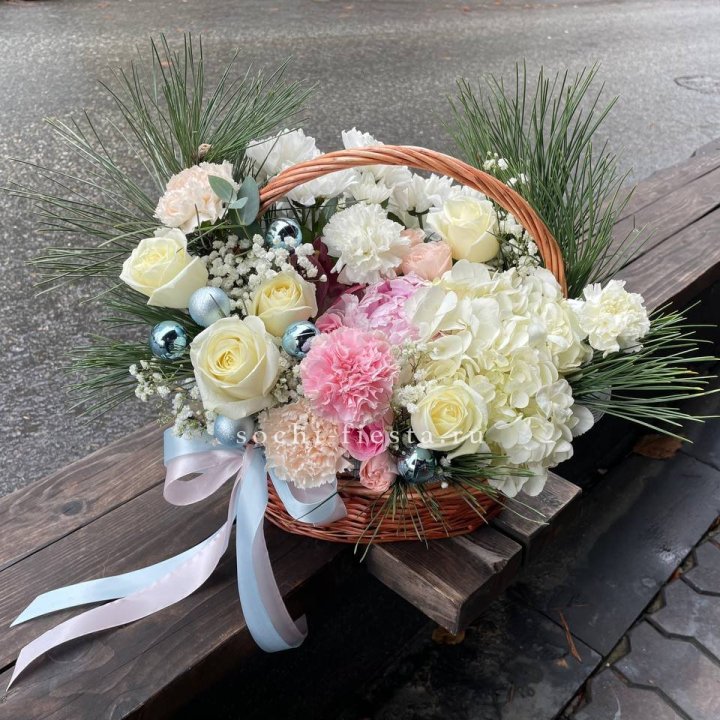 Новогодняя корзина  в Санкт-Петербурге