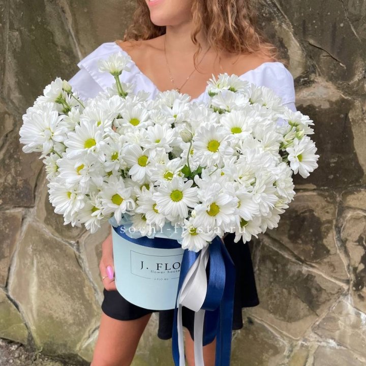 Коробка с хризантемами №2 в Санкт-Петербурге