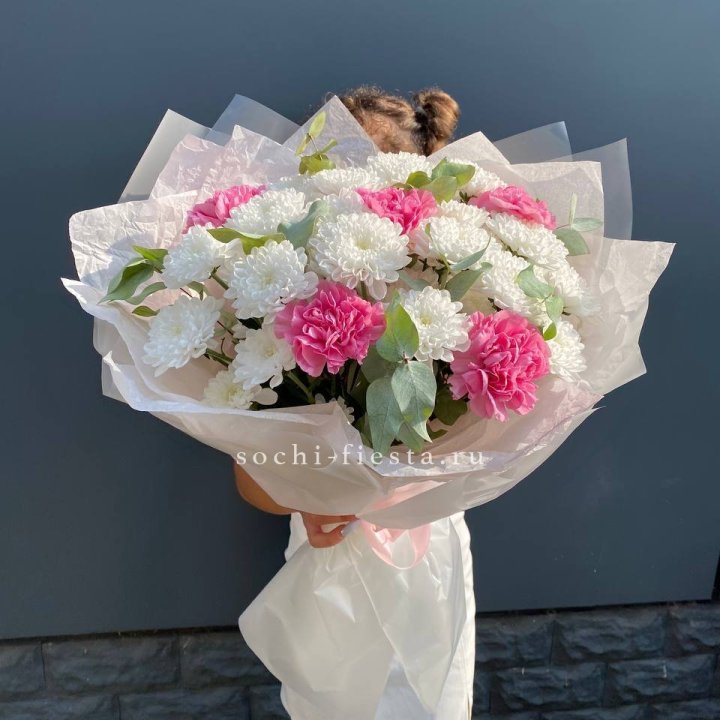  Букет  хризантем и диантусов "Воздушный" в Санкт-Петербурге