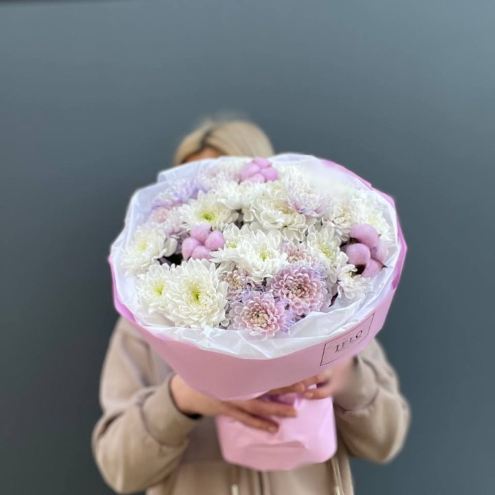 7 нежных хризантем в Санкт-Петербурге