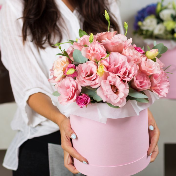 Эустома в шляпной коробке в Санкт-Петербурге