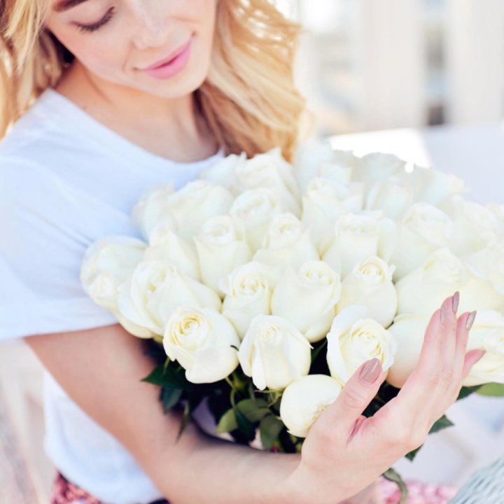 Букет высоких роз "Облака" в Санкт-Петербурге