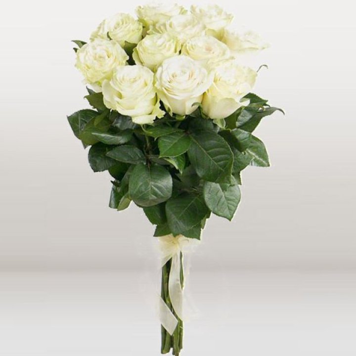11 белых голландских роз в Санкт-Петербурге