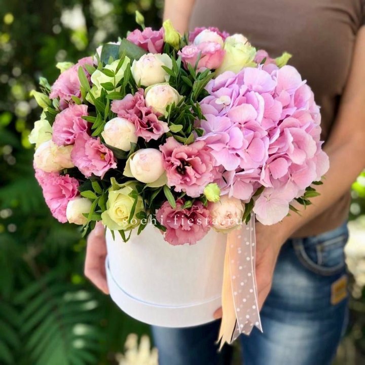 Дизайнерский цилиндр №2 в Санкт-Петербурге