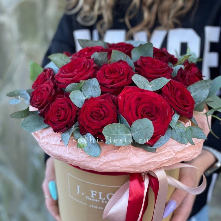 21 Красная роза в боксе №1 в Санкт-Петербурге
